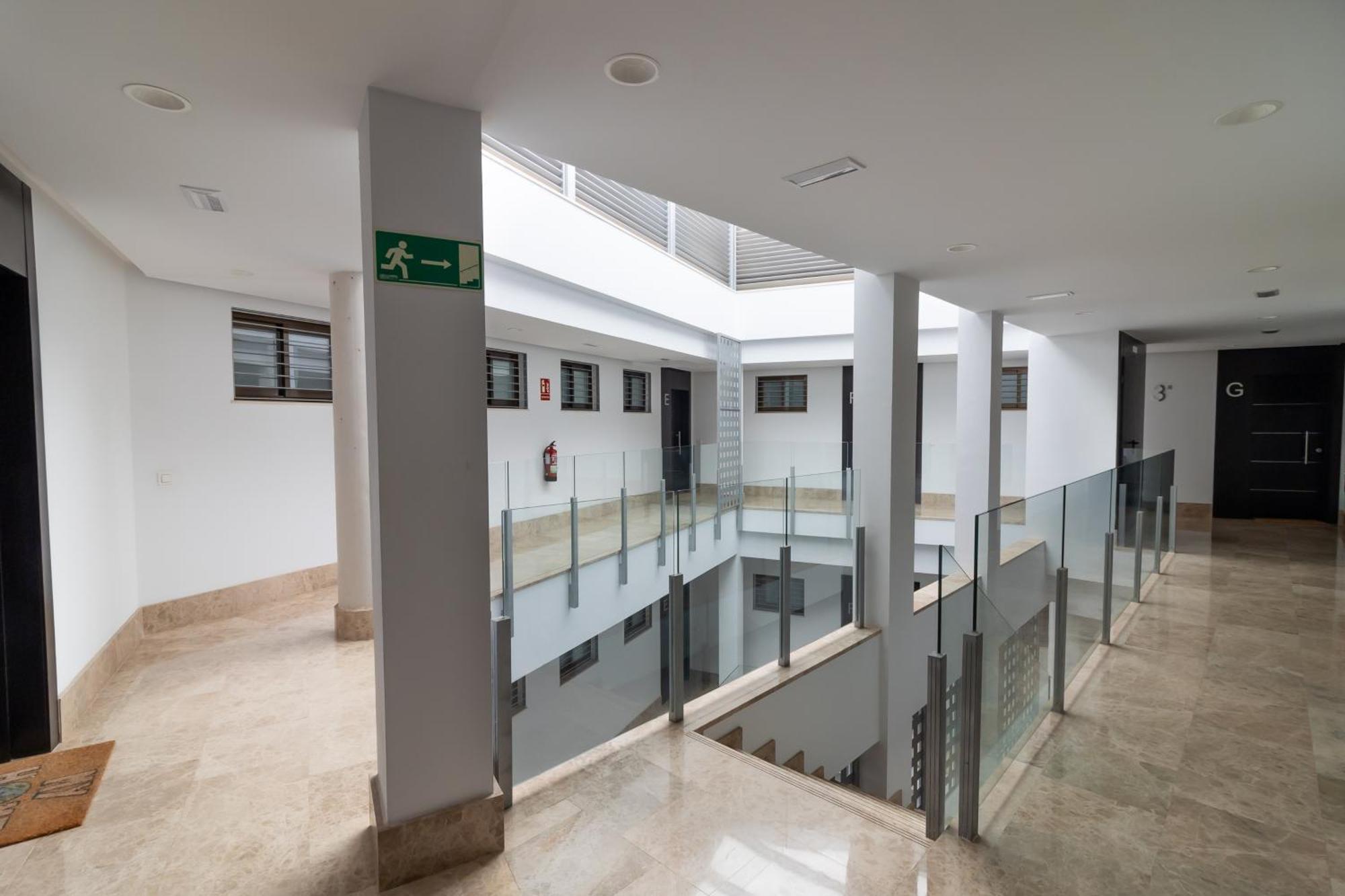 Nt Luxury Central Duplex With Terrace & Parking Малага Экстерьер фото