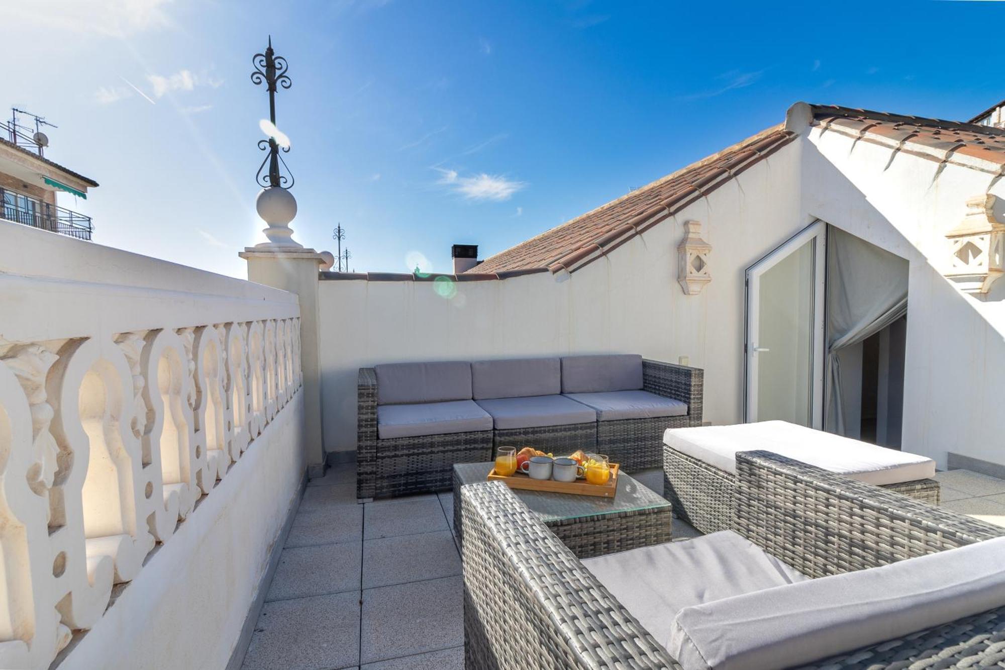 Nt Luxury Central Duplex With Terrace & Parking Малага Экстерьер фото